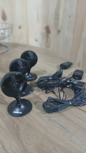 Kit Câmera com 3 unidades Inteligente iM3 C Black,sensor de movimento e gravação.
