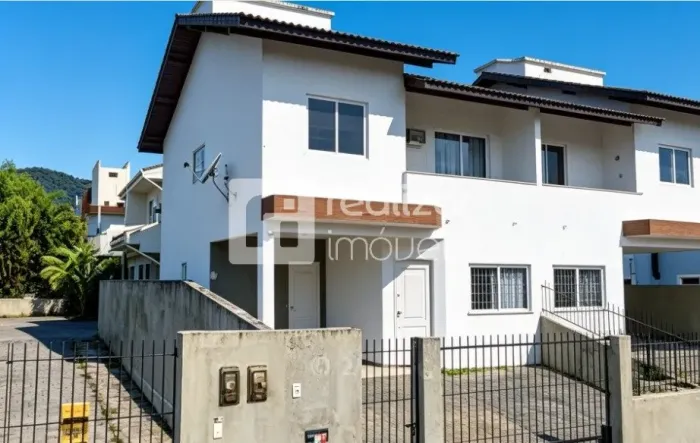 Casa 3 quartos no bairro Santa Mônica - Florianópolis