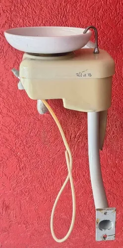 Cuba cuspideira para cadeira odontológica com suporte e sugador completa