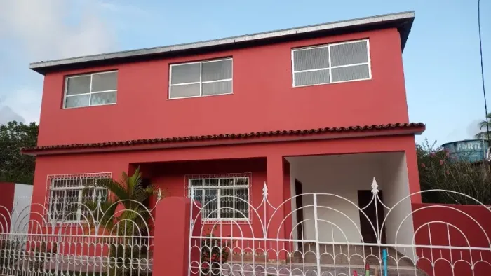 Vende-se casa na vila do Conde-BA.