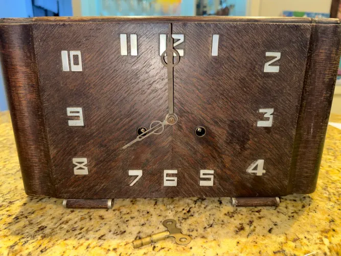 Relógio Antigo de mesa (peroba)