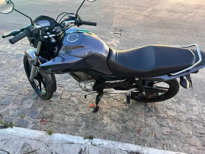 Vendo fan 160 cinza metálico