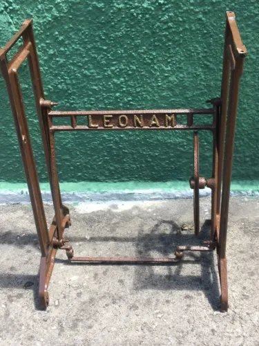 Pé de Máquina LEONAM