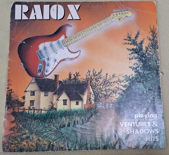 LP DISCO VINIL - VENTURES & SHADOWS HITS - RAIO X "A CASA DO SOL NASCENTE"