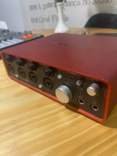 Interface de áudio Scarlett 18i8 Gen 1 da Focusrite