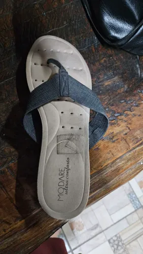Sapatos e sandálias n. 40