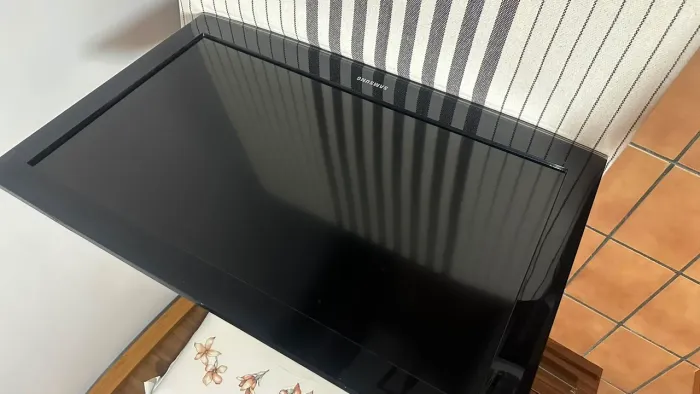 TV Samsung 40 Polegadas LED - Conservada e Funcionando Perfeitamente