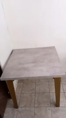 Armário e mesa de cozinha