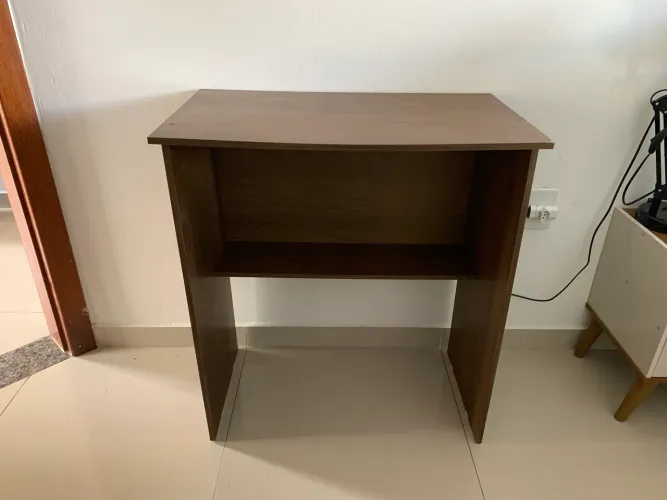 Escrivaninha, mesinha