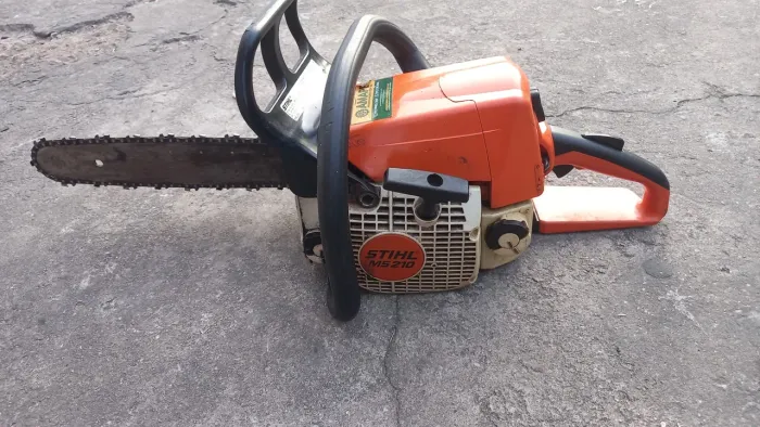 Vendo esse moto serra em boas condições de uso