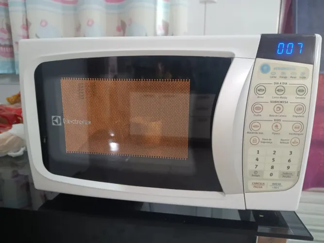 Microondas Eletrolux 20 litros