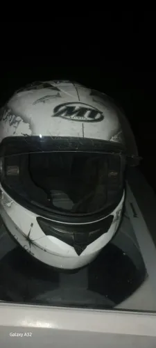 Capacete Helmety MT
