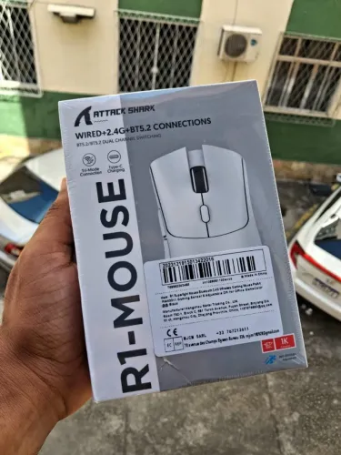 Mouse Attack Shark R1 Preto Lacrado sem Fio