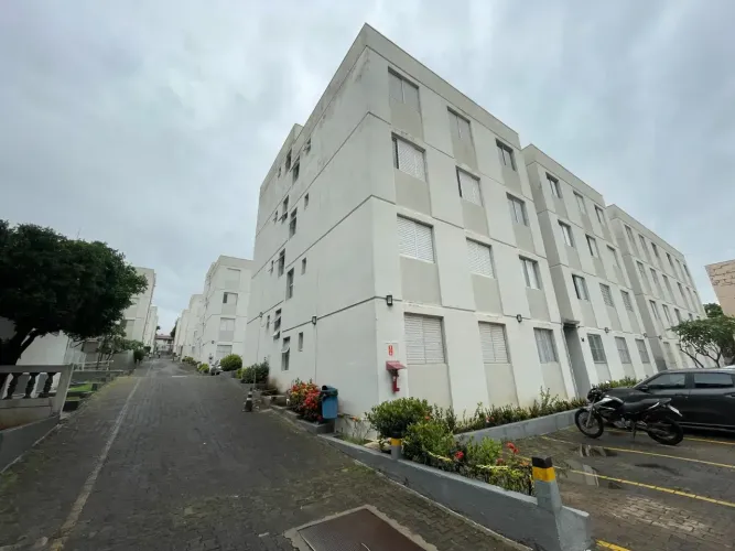 Apartamento com 2 Quartos e 1 banheiro à Venda, 52 m² por R$ 190.000