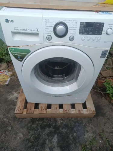 Máquina de lavar e secar