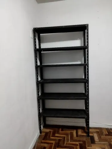Estante de aço