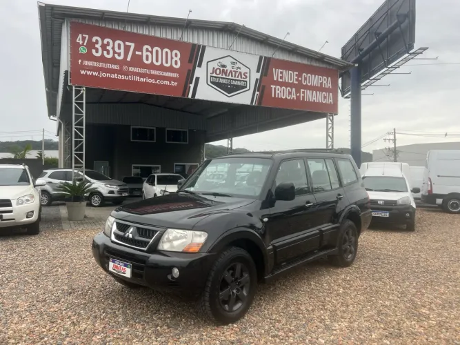 Mitsubishi Pajero HPE Full 3.2 4X4 T.i.dies. 5P AUT 2006