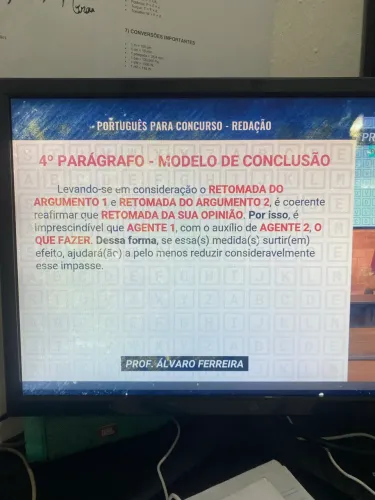 ? VENDO 2 MONITORES - R$ 180 OS DOIS Estou vendendo 2 monitores para retirada de peças