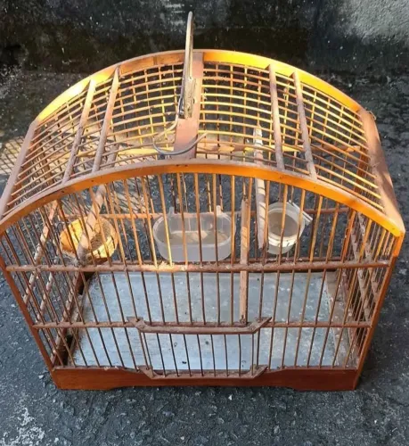 Vendo 2 gaiolas de coleiro as duas por R$80