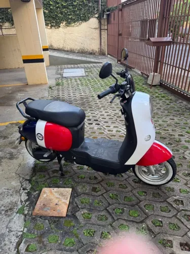 Moto elétrica retrô marca yiwu
