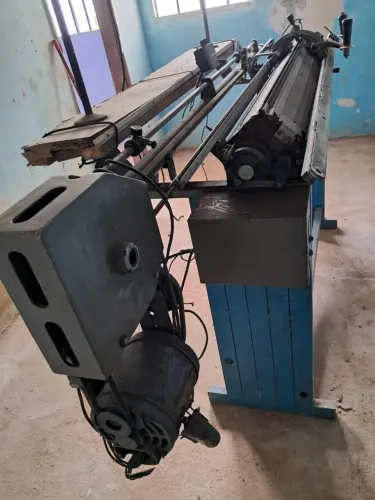 MÁQUINA DE TECER BLUSA DE LÃ COPPO 10 MOTORIZADA.