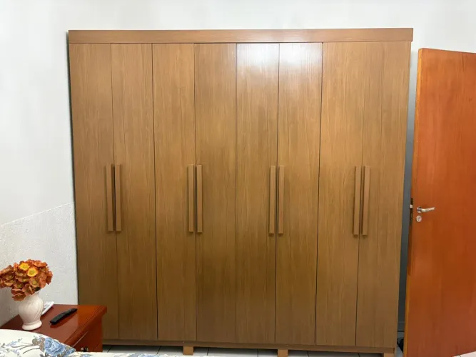 Vende-se Guarda Roupa