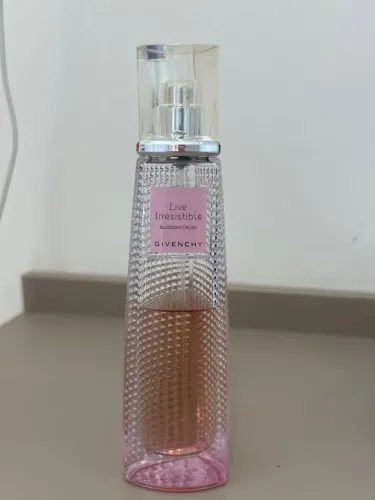 75 ml - Live Irresistible Givenchy - sem caixa