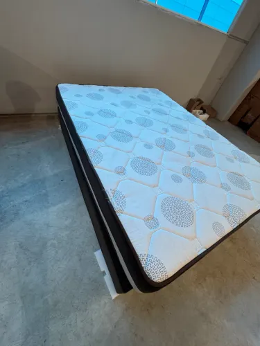 Cama de casal gazin - MUITO NOVA - 4 meses de uso