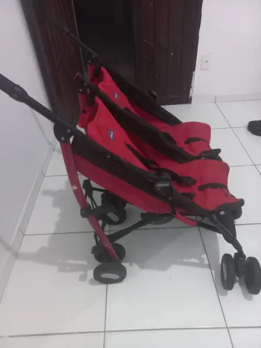Carrinho de bebe gêmeos