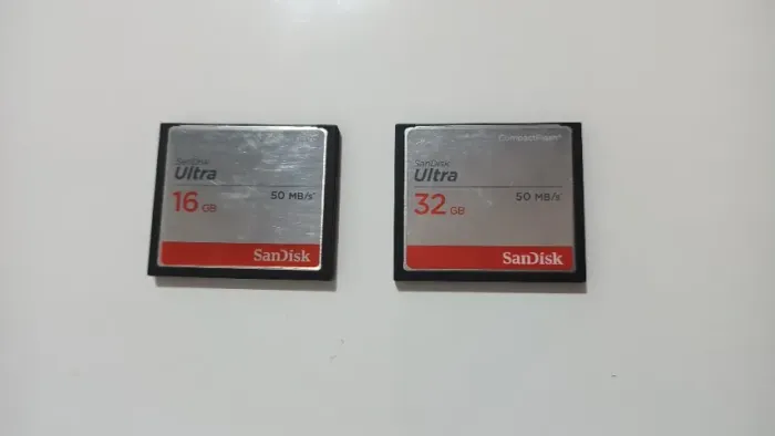 2 Cartões CF SanDisk ultra 32gb e 16gb