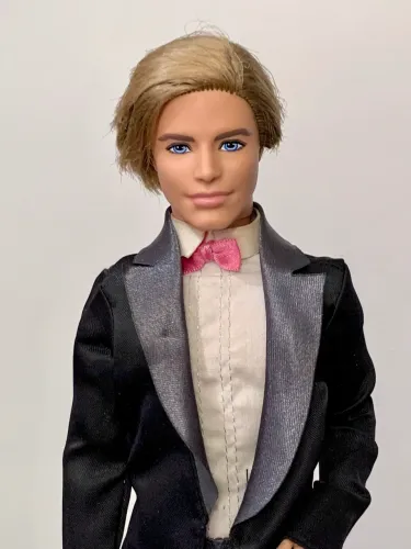 Barbie - Ken noivo 2010 (terno preto)