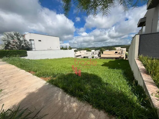Terreno à Venda de 360m² no Bairro Vila do Golf em Ribeirão Preto.