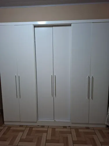 Guarda roupas 6 portas