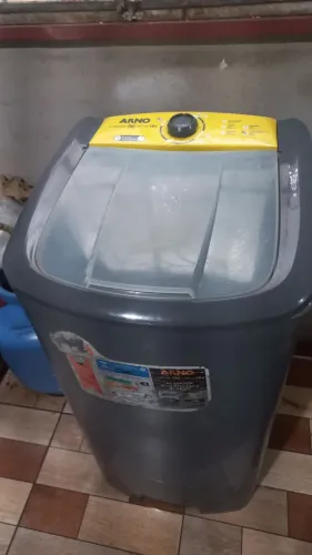 Vendo um tanquinho arno10 kilos