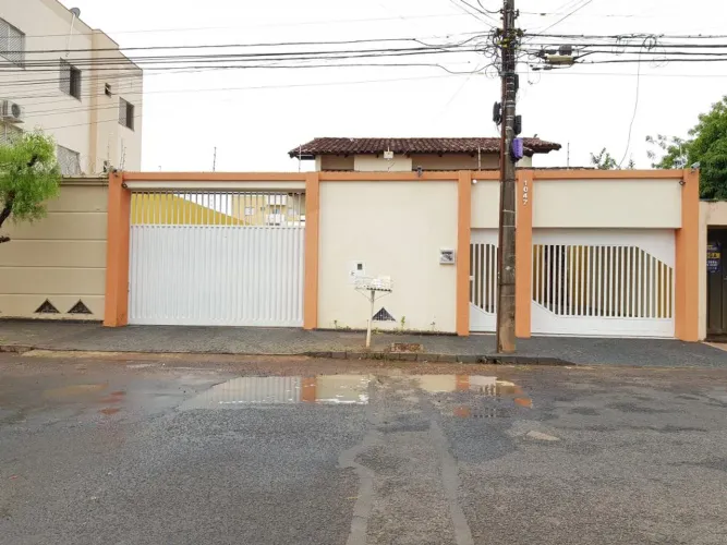 Casa para locação no bairro Santa Monica