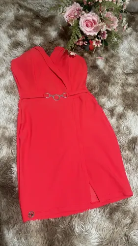 Vestidos à venda