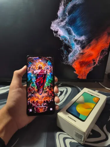 Samsung Galaxy M32 128GB 6GB RAM + Caixa e Carregador