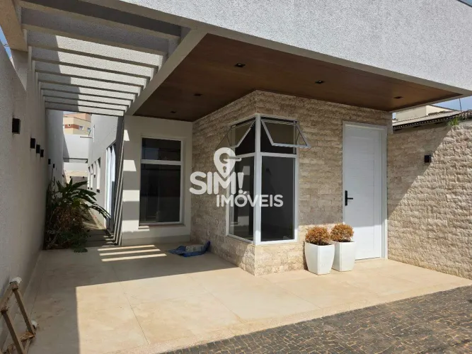 CASA 3 QUARTOS SENDO 1 SUÍTE MASTER 605 SUL!
