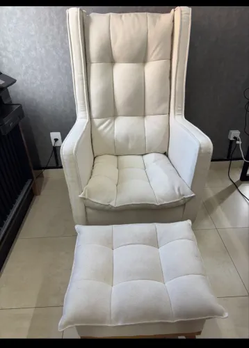 Poltrona balanço linho com puff