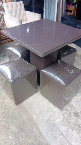 MESA COM 4 PUFFS 