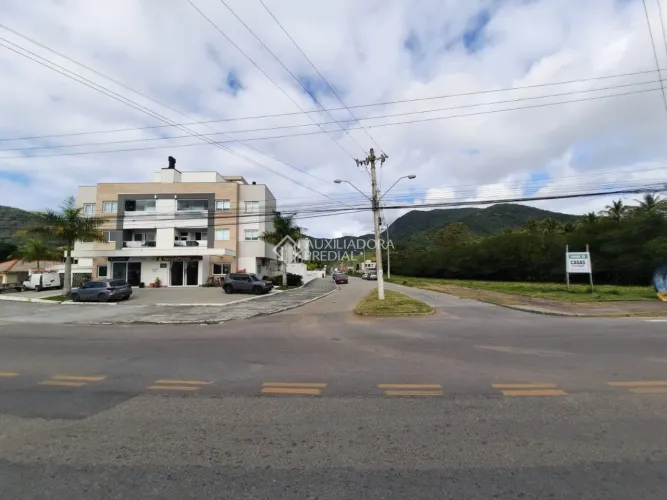 Lote Exclusivo com Matrícula no Sul da Ilha, Próximo ao Aeroporto e Campeche!