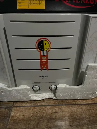 Vendo ar-condicionado de janela 8000 mil Btu