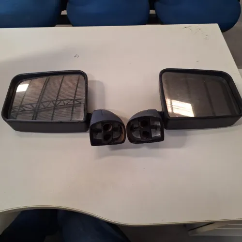 Vendo par de retrovisores kombi originais 