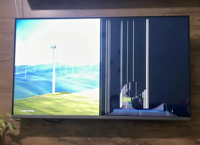 Televisão para retirada de peças
