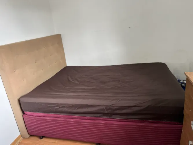Cama casal com cabeceira