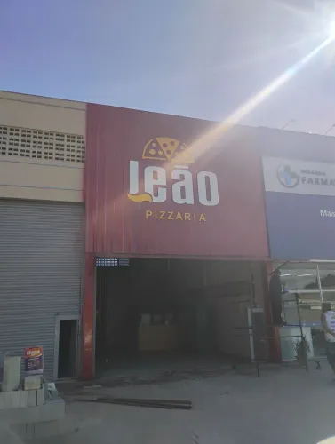 Fabricação de trailer, fabricamos contêiner, fazendo fachadas em lona e acm e muito mais