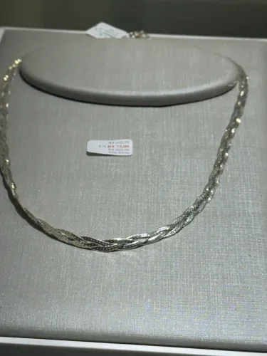 Colar em prata 925
