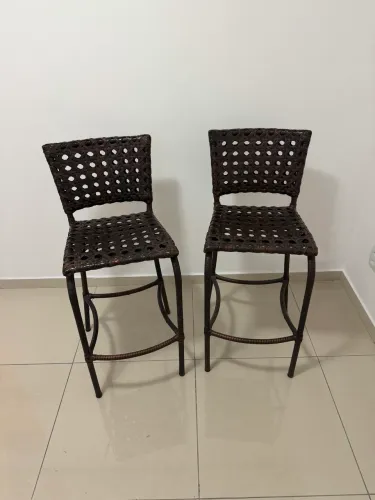 Vendo 2 bancos/banquetas. 