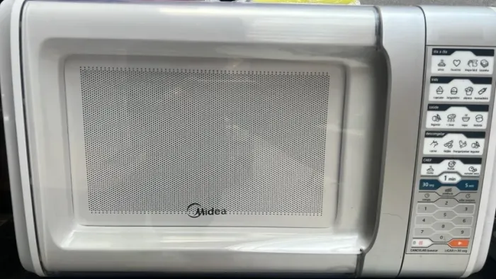Microondas Midea - 30L - Excelente estado - 110v