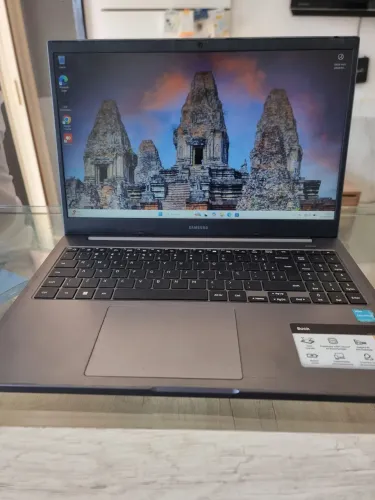 Notebook Samsung semi novo dual core 4gb ram 500hd - ate 12x no cartao